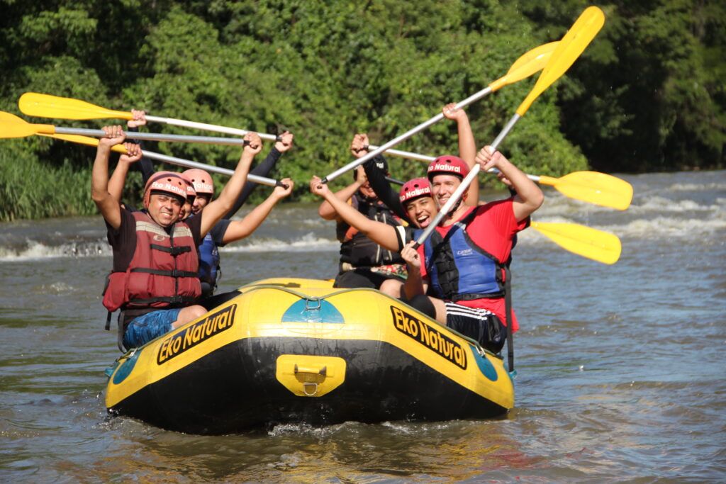 Rafting: Tudo que você precisa saber e como se preparar para realizar essa aventura.